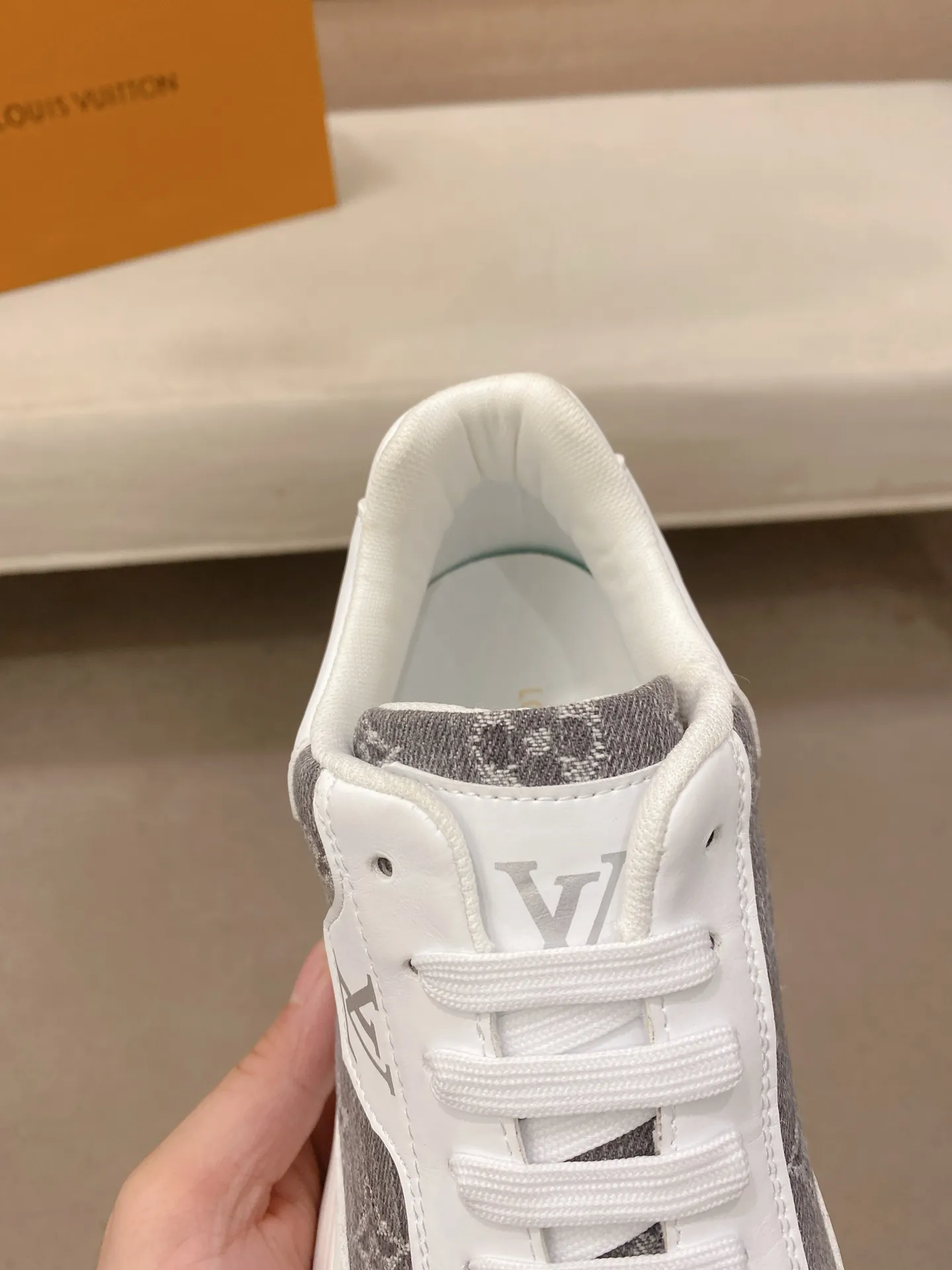 Men's shoes💰 462💰louis vuitton (Louis Vuitton/lv)🔍🔍The new counters are on sale at the same time. The uppers are imported from Italy. ⃣️Re-engraved🇮🇹💪💪, ⚠Sole: The original sole is specially provided by the original factory, the exclusive movable molded sole is super comfortable, ⚠Original and single goods 🔍high quality, you can enter and leave the counter at will, welcome to compare⚠. Code number: 38-44 (45/customized, non-refundable)
